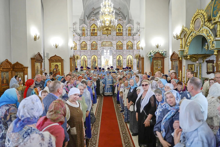 Архиерейское богослужение в Тихвинском храме Ногинска